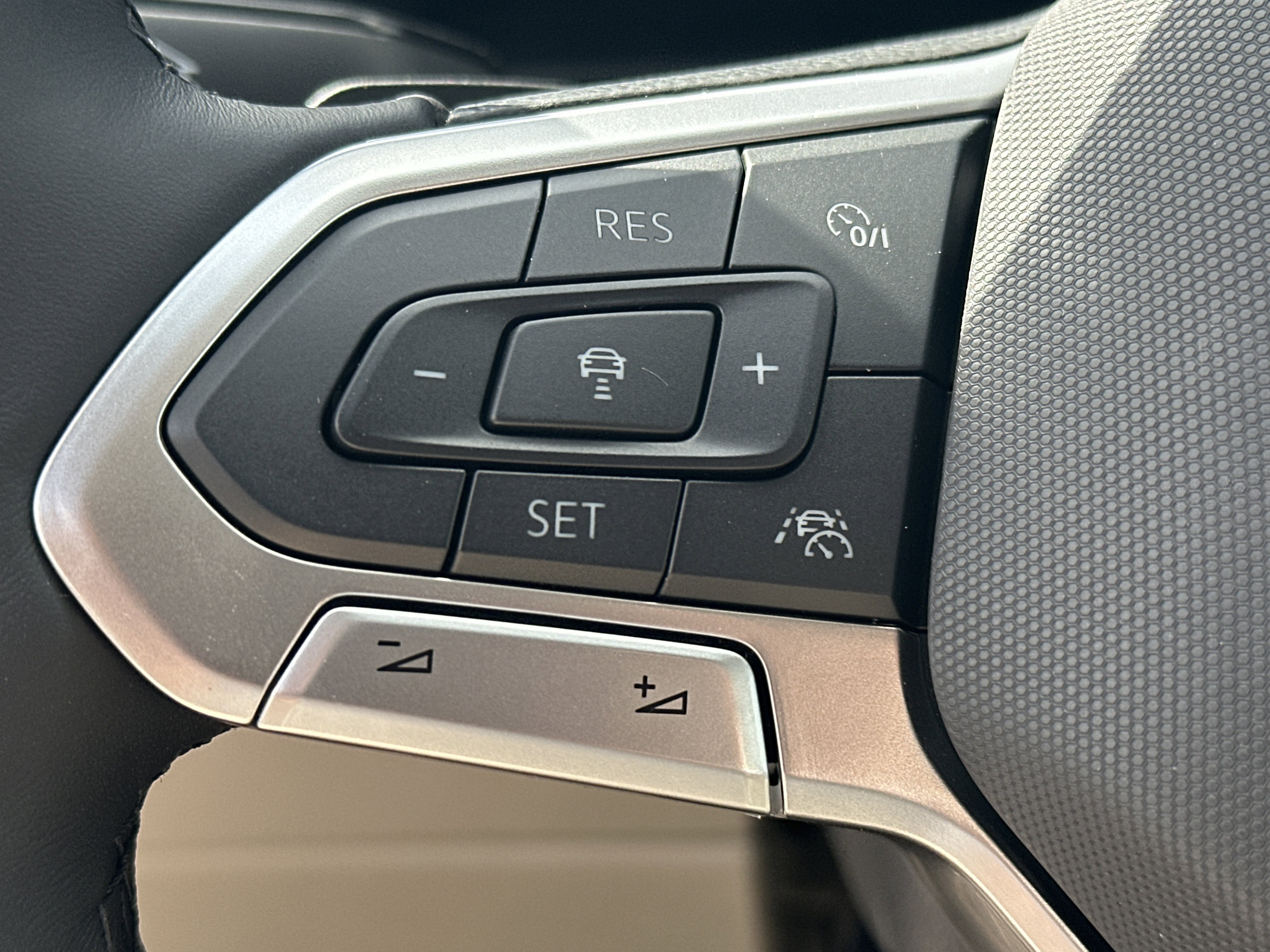 New 2026 Volkswagen Atlas SEL Premium R-Line image 23