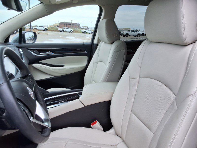 Used 2023 Buick Enclave Essence AWD/4WD image 11