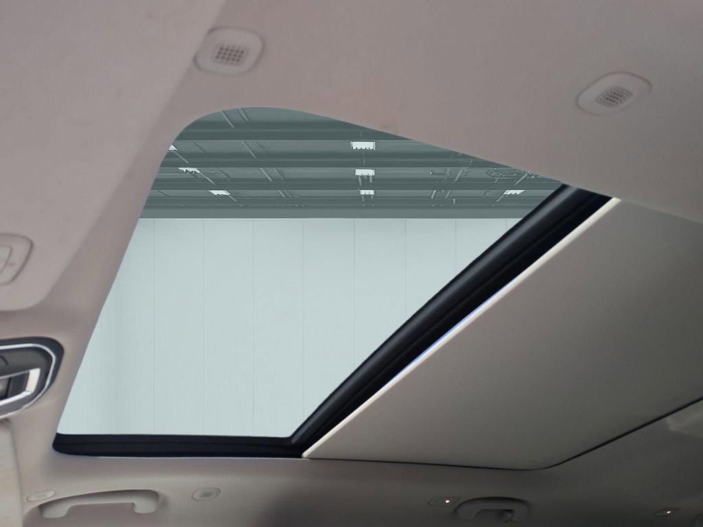 Used 2022 Jeep Wagoneer Series III w/ Premium Group I image 13