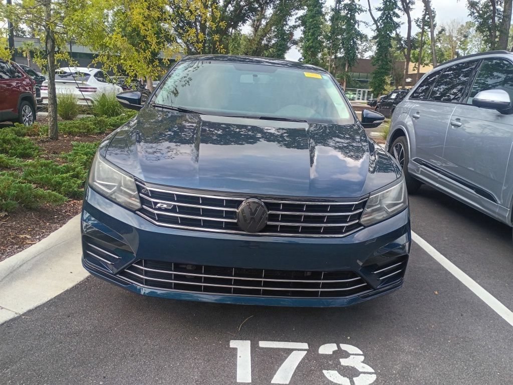 Used 2018 Volkswagen Passat 2.0T R-Line FWD image 4