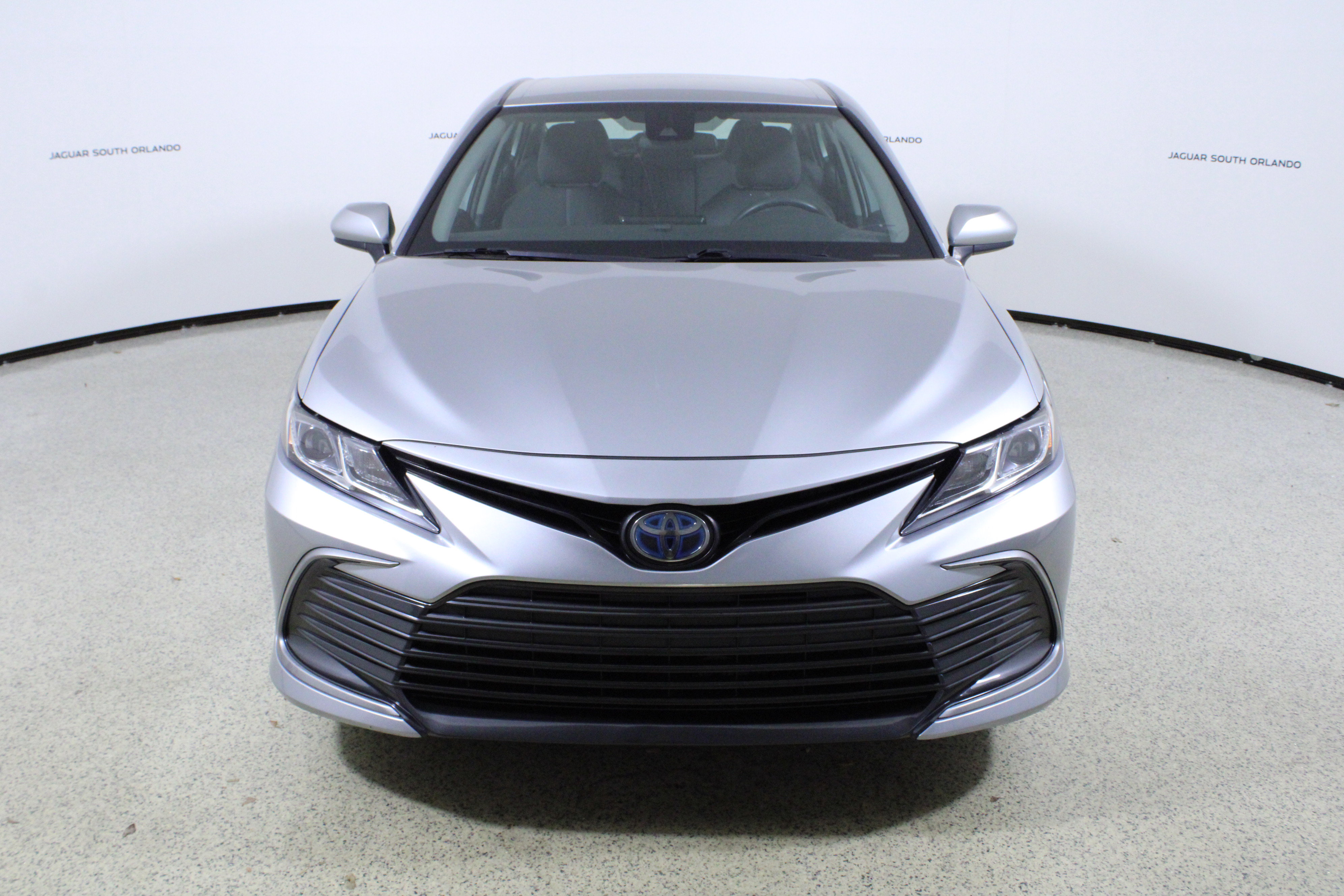 Used 2022 Toyota Camry LE image 2