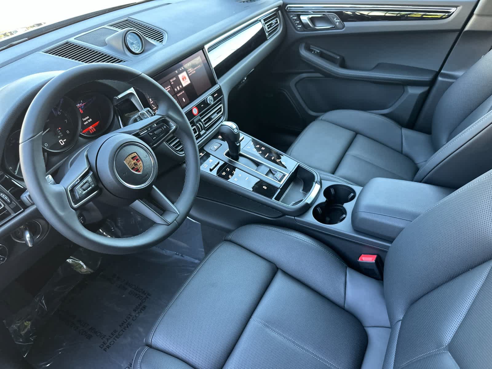 New 2026 Porsche Macan AWD/4WD image 4