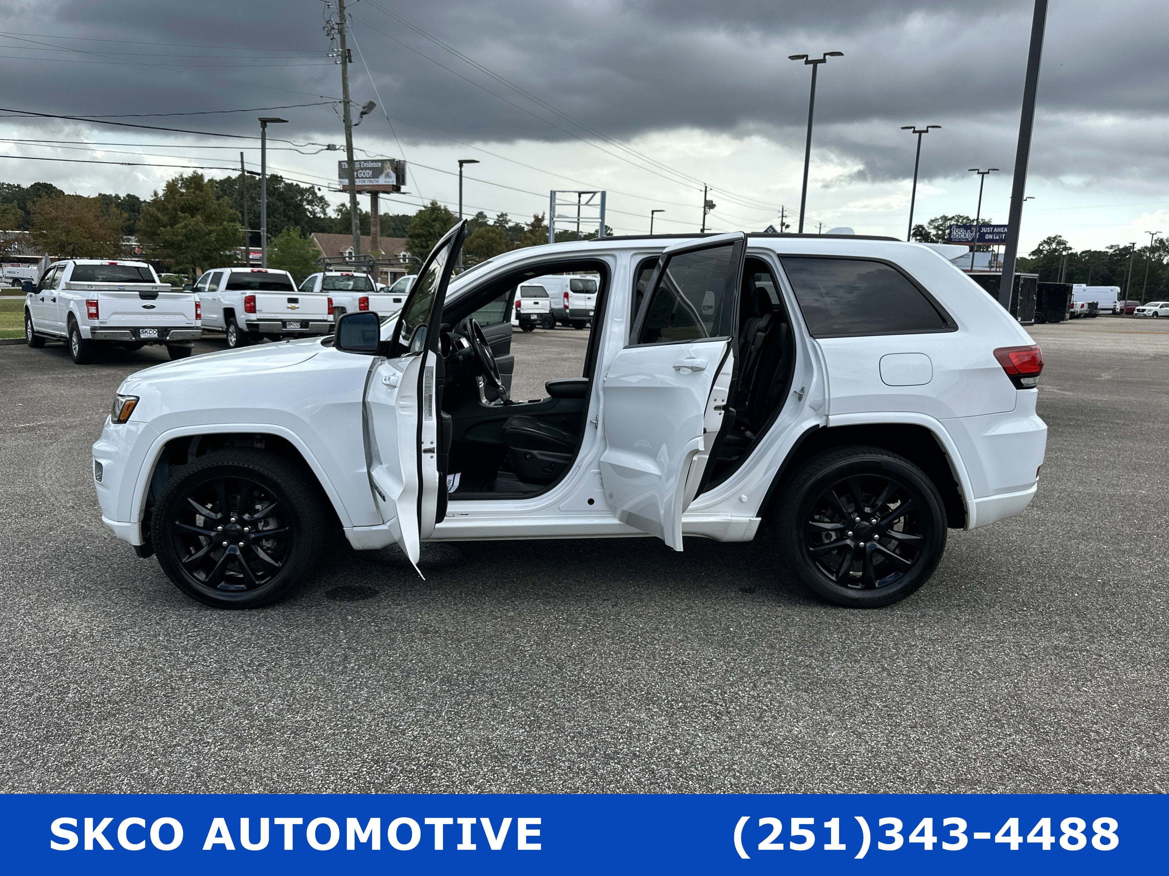 Used 2020 Jeep Grand Cherokee Altitude image 30