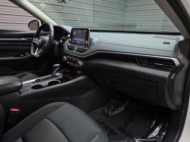 Used 2022 Nissan Altima 2.5 SV w/ SV Premium Package FWD image 12