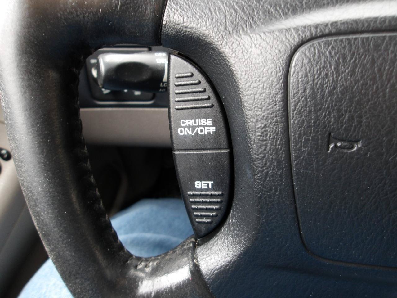 Used 2004 Dodge Dakota Sport w/ Deluxe Convenience Group AWD/4WD image 15