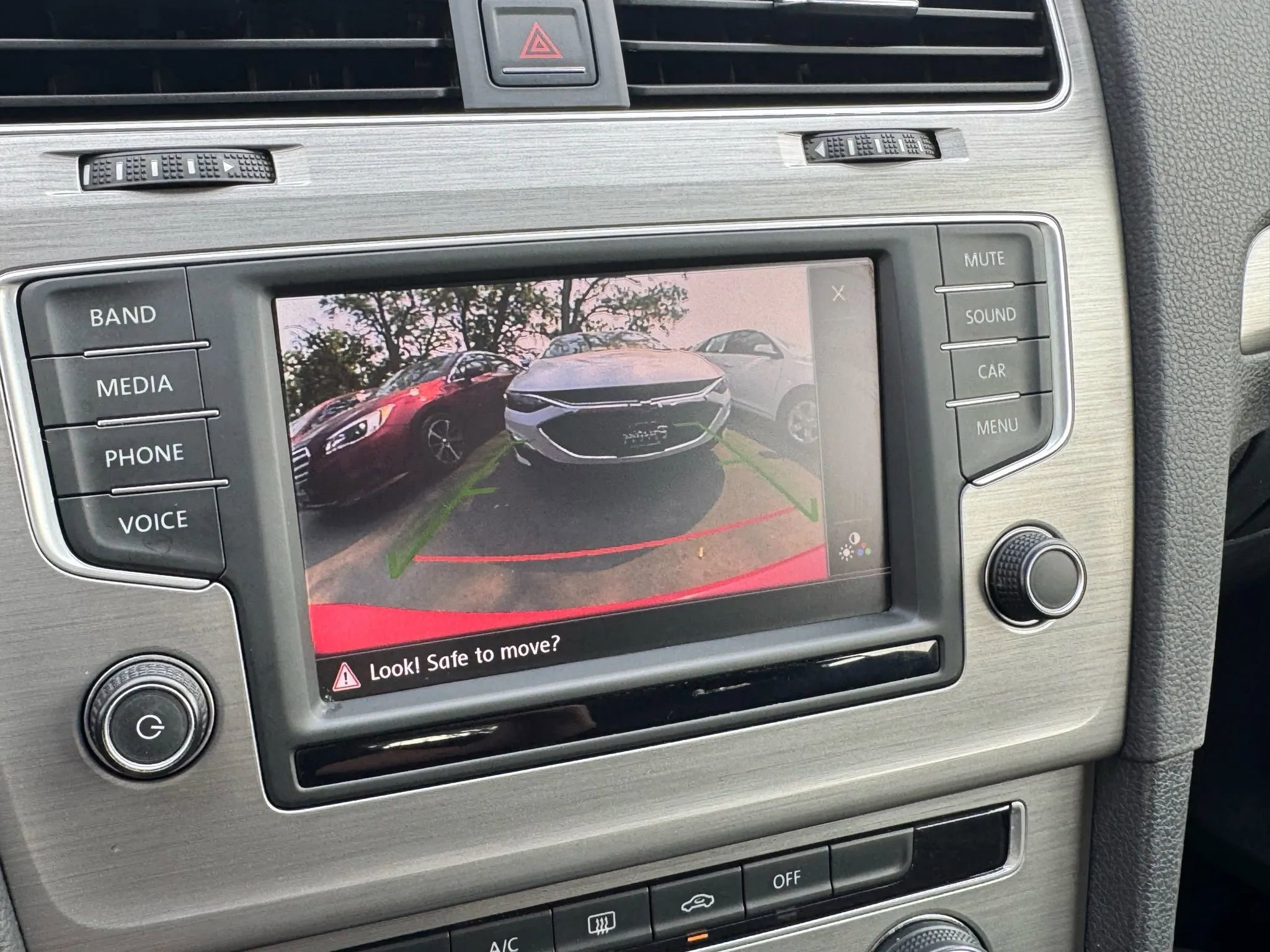 Used 2016 Volkswagen Golf S image 20