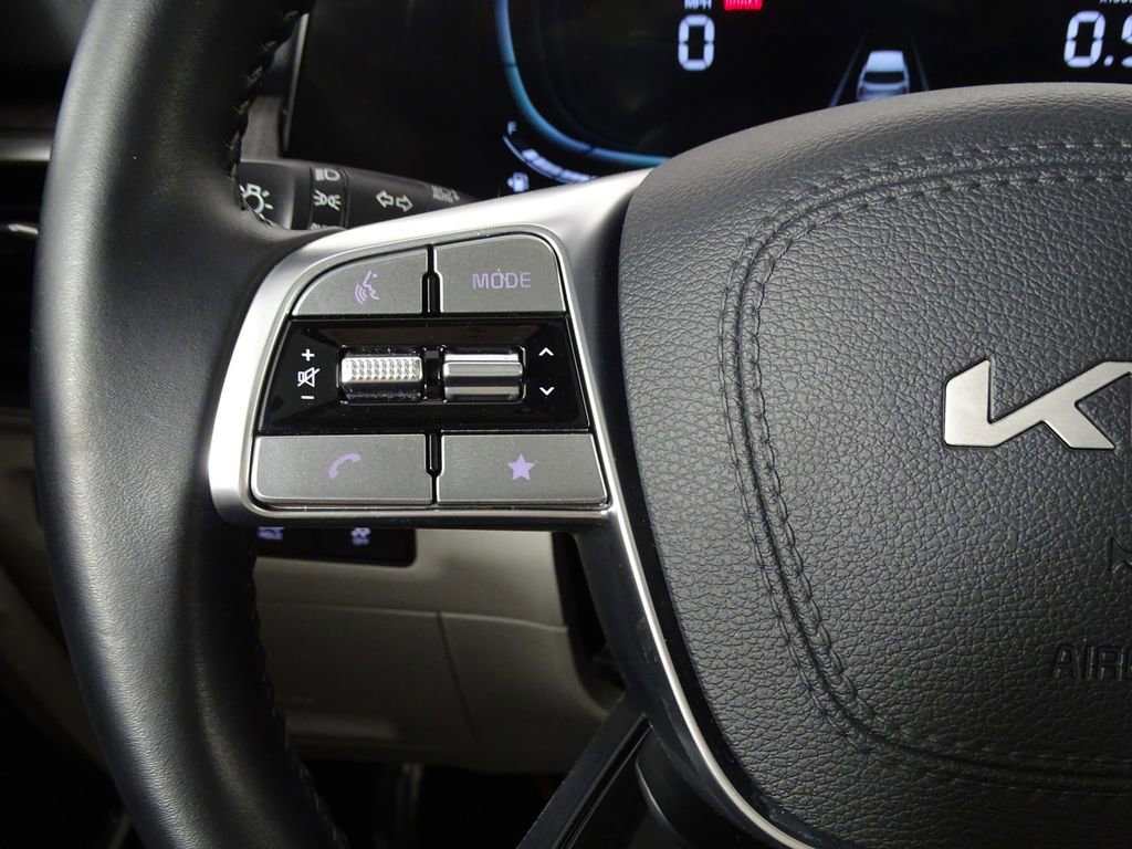 Used 2024 Kia Telluride EX w/ EX Captain's Chair Package image 27