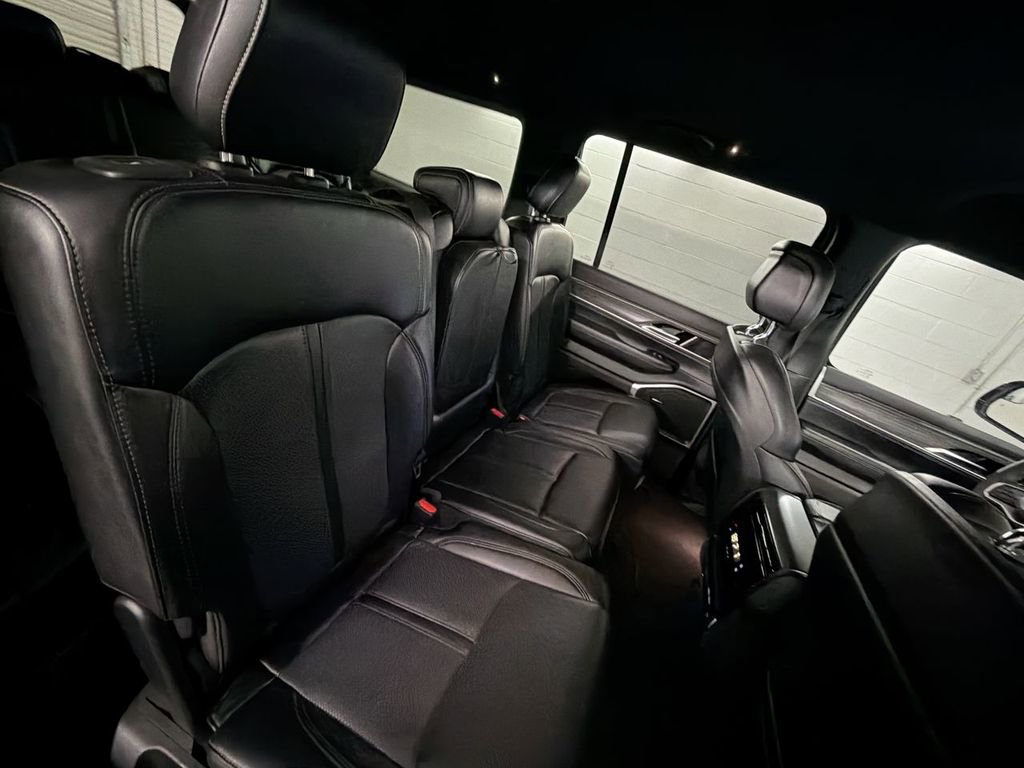 Used 2024 Jeep Wagoneer L Series II RWD image 27