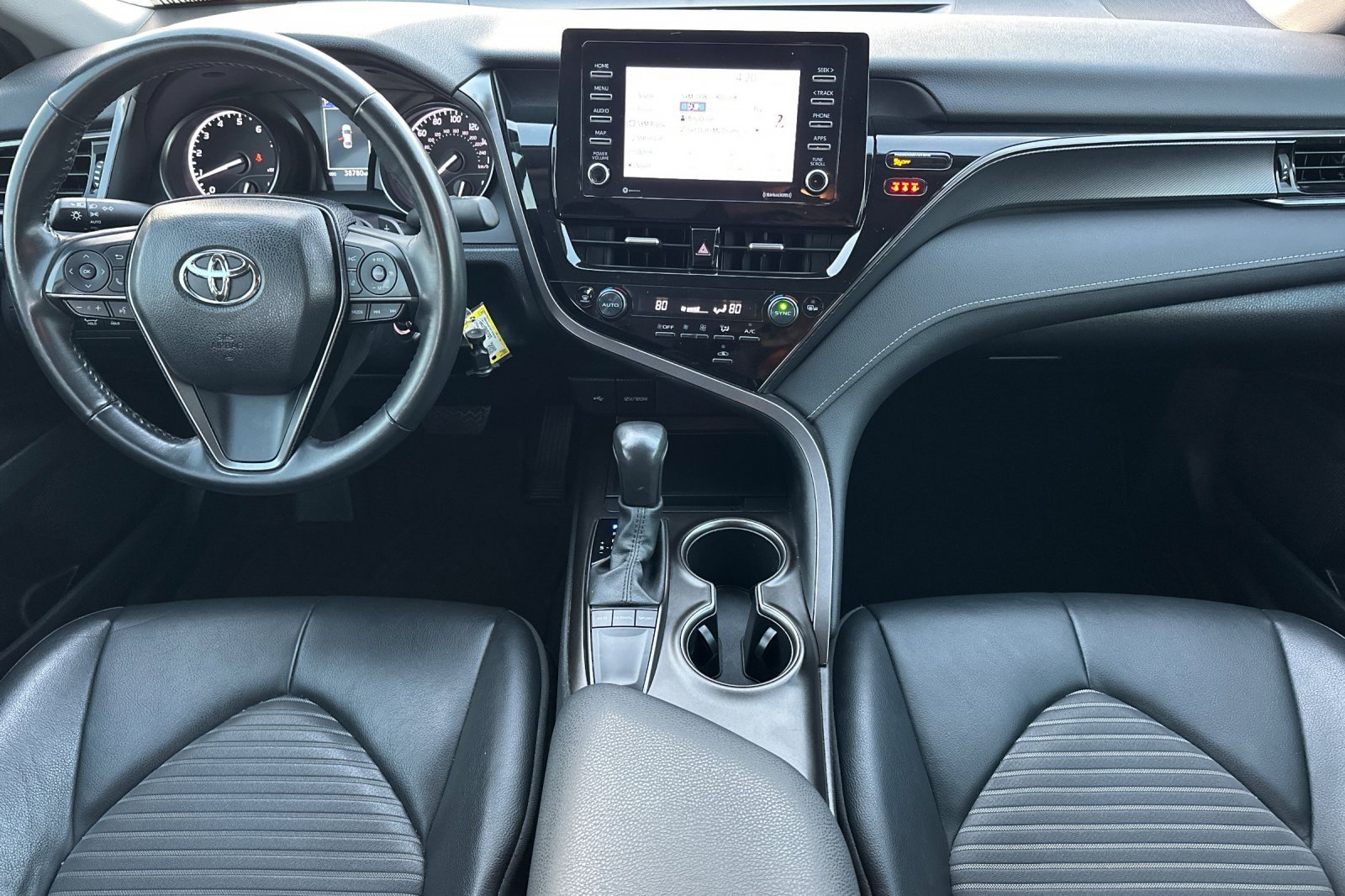 Used 2024 Toyota Camry SE image 13