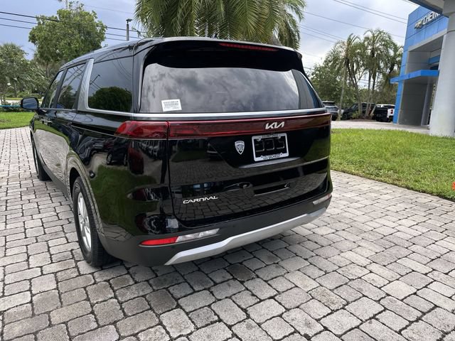 Used 2024 Kia Carnival LX FWD image 35