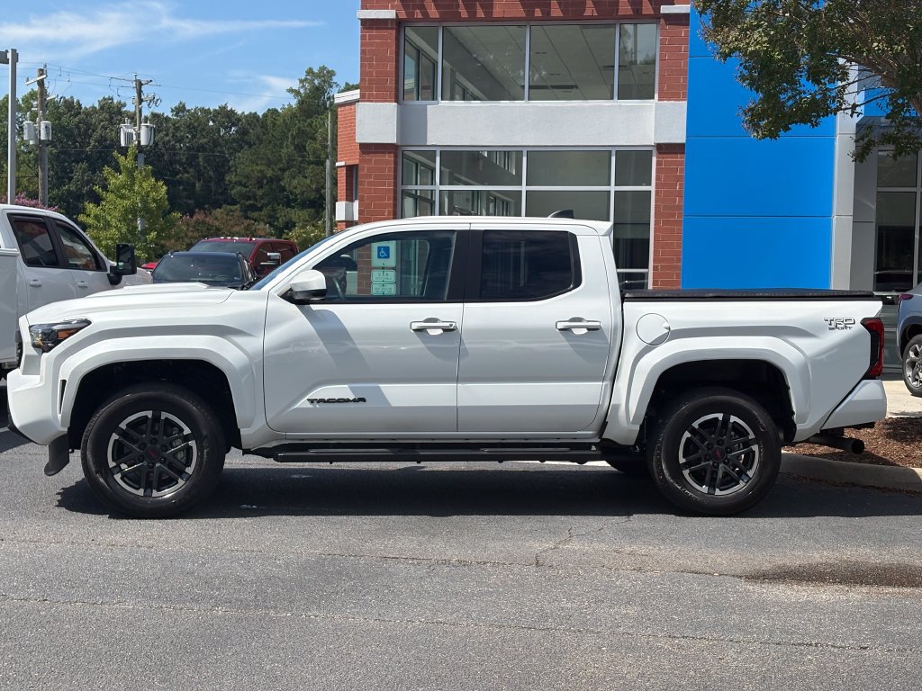 Used 2024 Toyota Tacoma TRD Sport AWD/4WD image 2