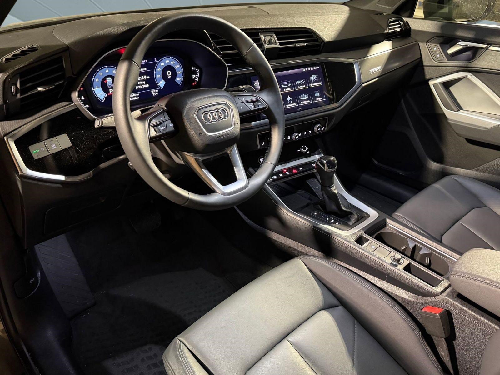 Certified 2025 Audi Q3 2.0T Premium w/ Convenience Package AWD/4WD image 4