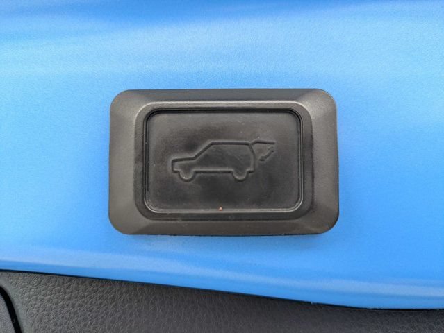 Used 2019 Toyota RAV4 XLE Premium w/ Cold Weather Package AWD/4WD image 13