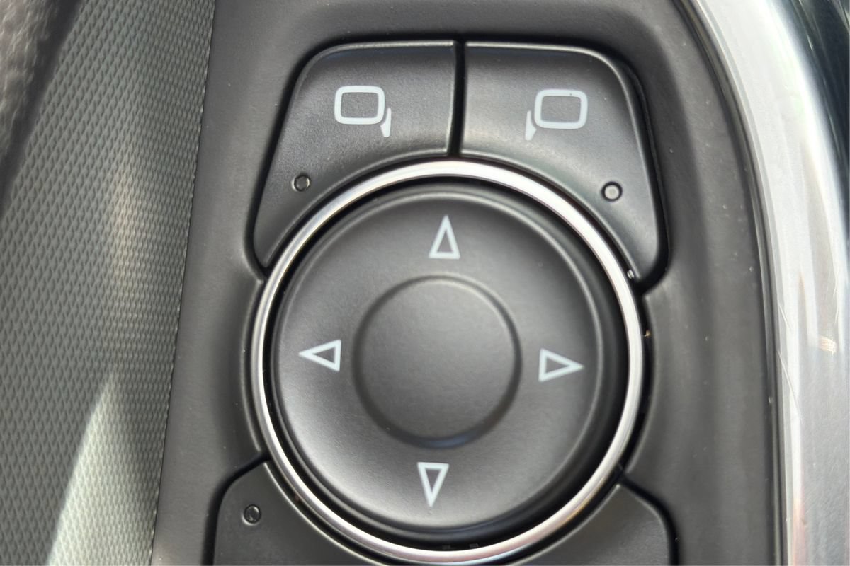 Used 2020 Cadillac XT4 Premium Luxury FWD image 40