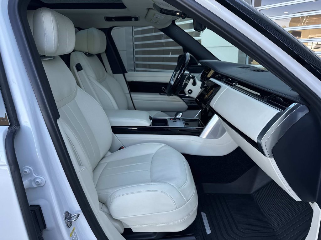 Certified 2024 Land Rover Range Rover Autobiography AWD/4WD image 10