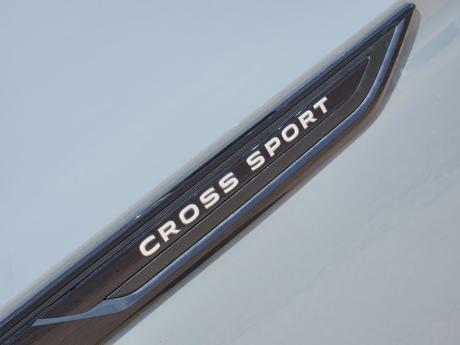 Used 2025 Volkswagen Atlas Cross Sport SEL R-Line image 16