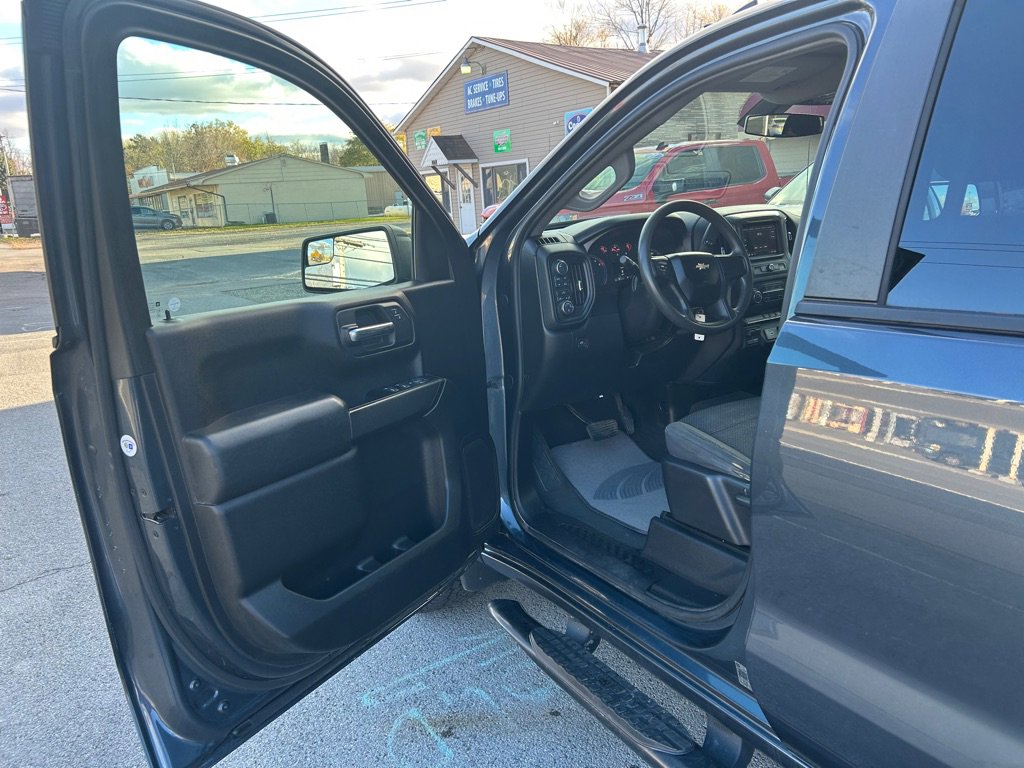 Used 2019 Chevrolet Silverado 1500 Custom w/ Custom Convenience Package image 16