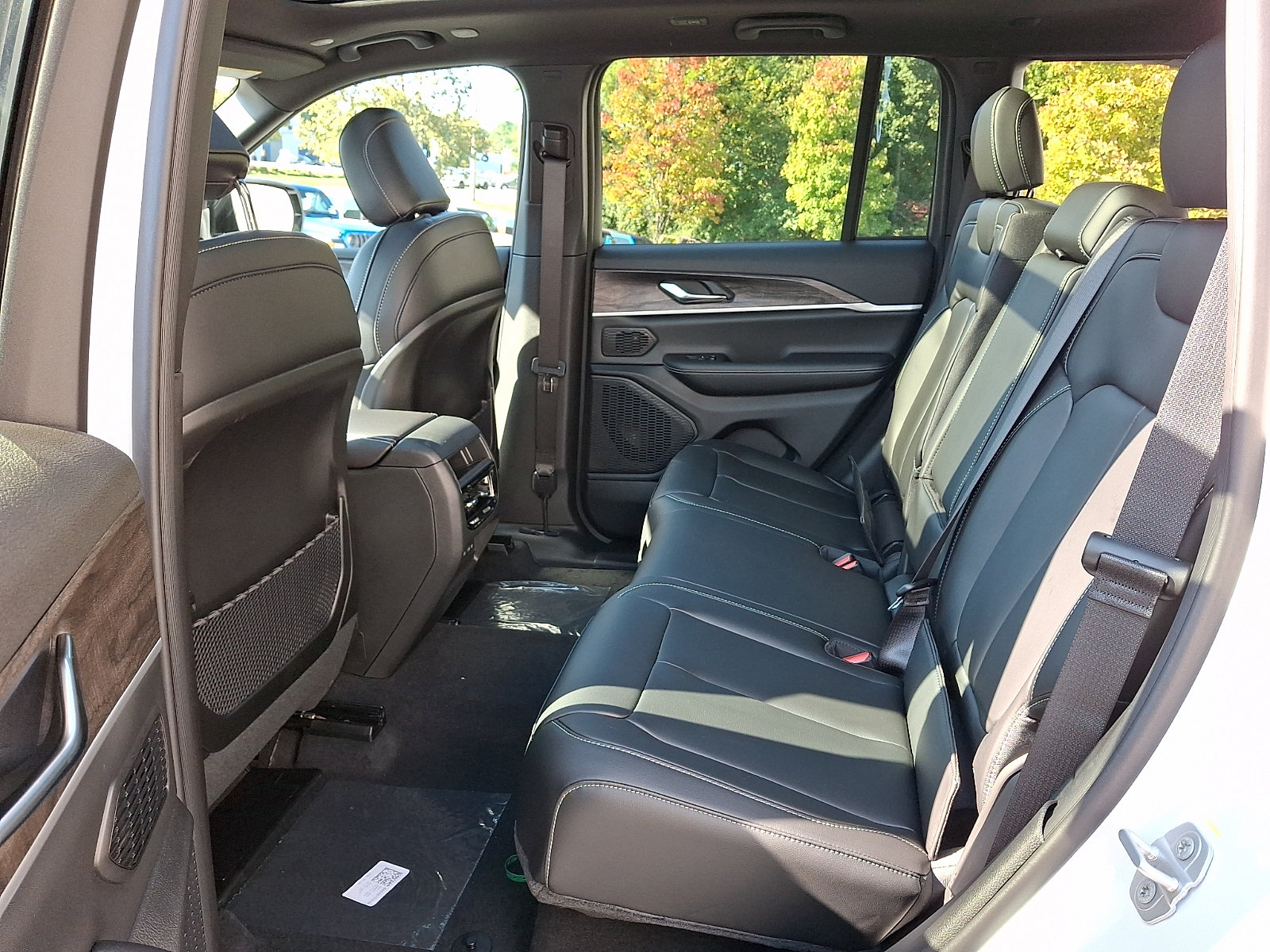 New 2027 Jeep Grand Cherokee Limited AWD/4WD image 6
