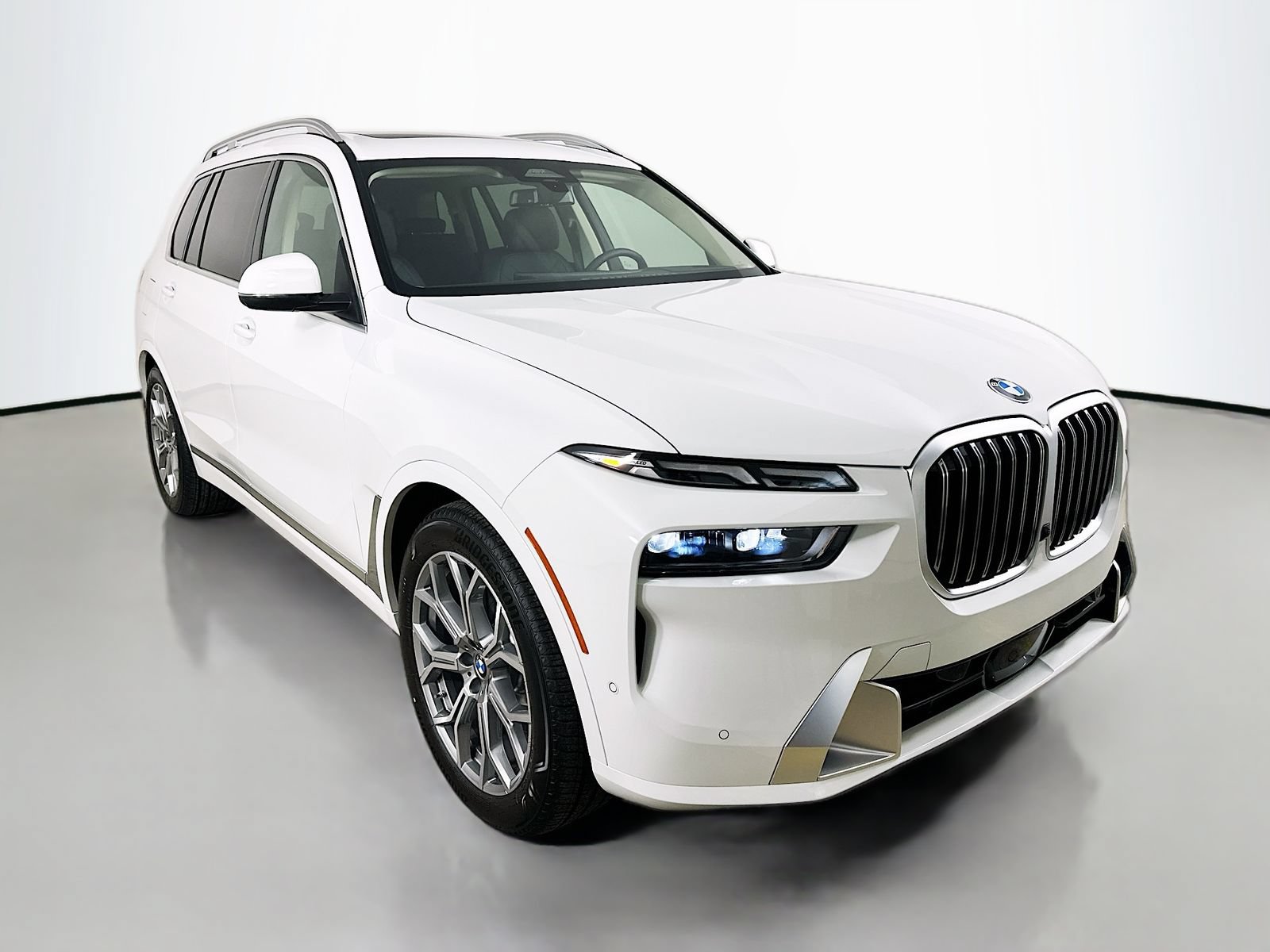 New 2027 BMW X7 xDrive40i w/ Premium Package AWD/4WD image 3