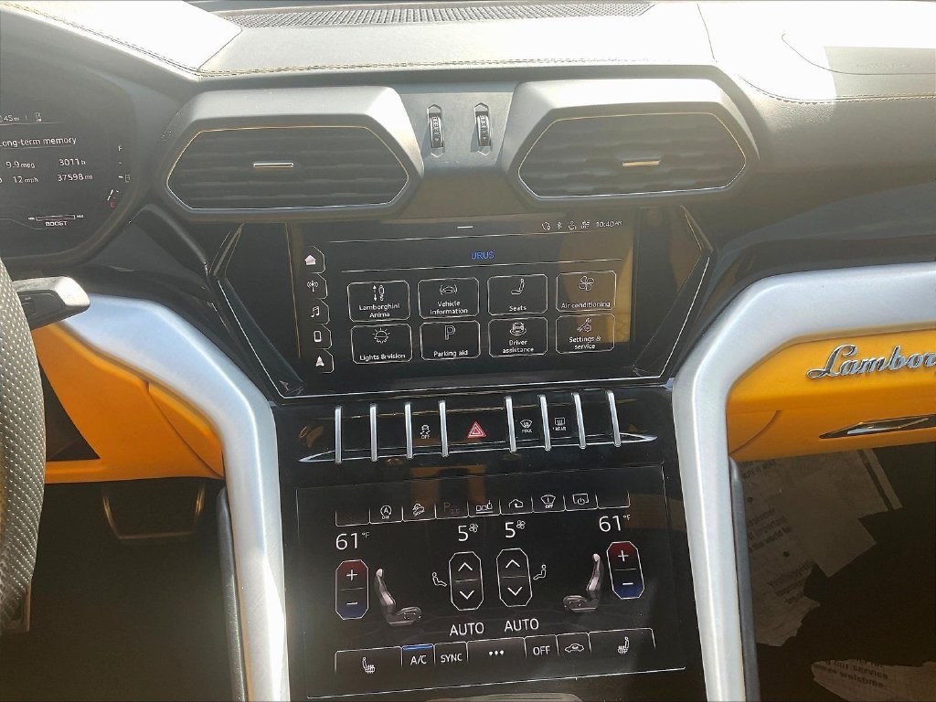 Used 2021 Lamborghini Urus AWD/4WD image 9