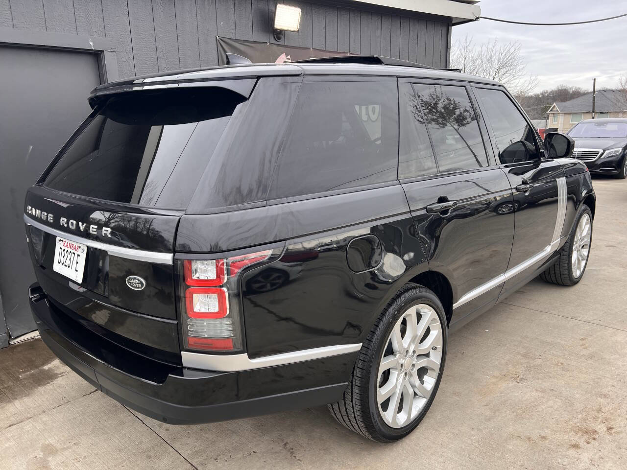 Used 2017 Land Rover Range Rover HSE image 8