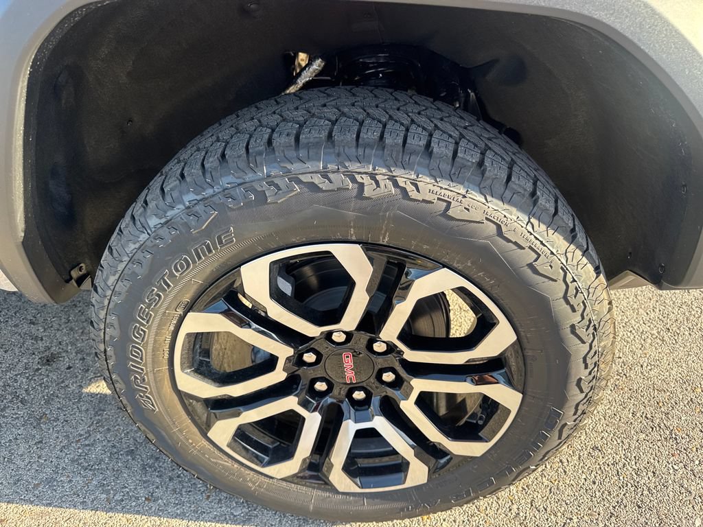 New 2026 GMC Canyon AT4 w/ Technology Plus Package AWD/4WD image 10