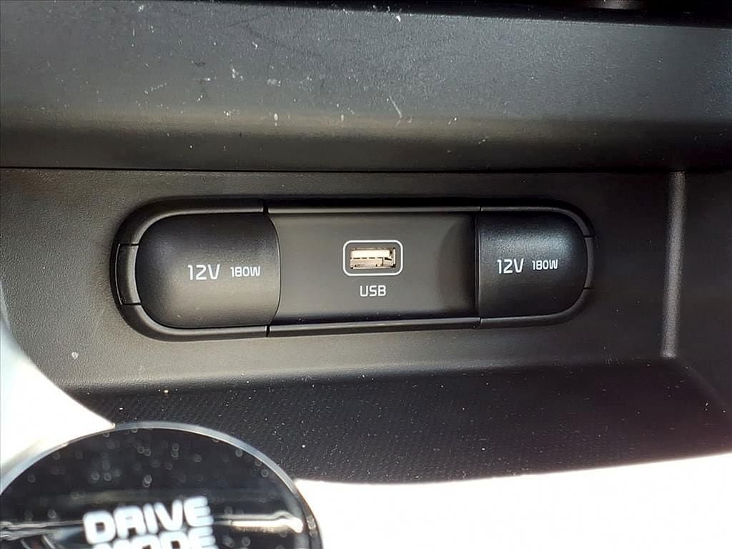 Used 2025 Kia Seltos LX AWD/4WD image 9