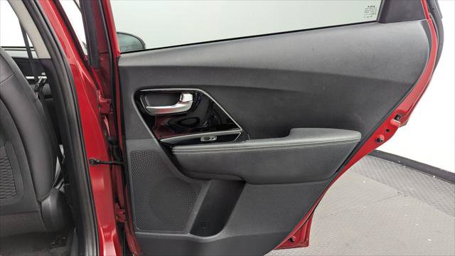 Used 2022 Kia Niro EX FWD image 21