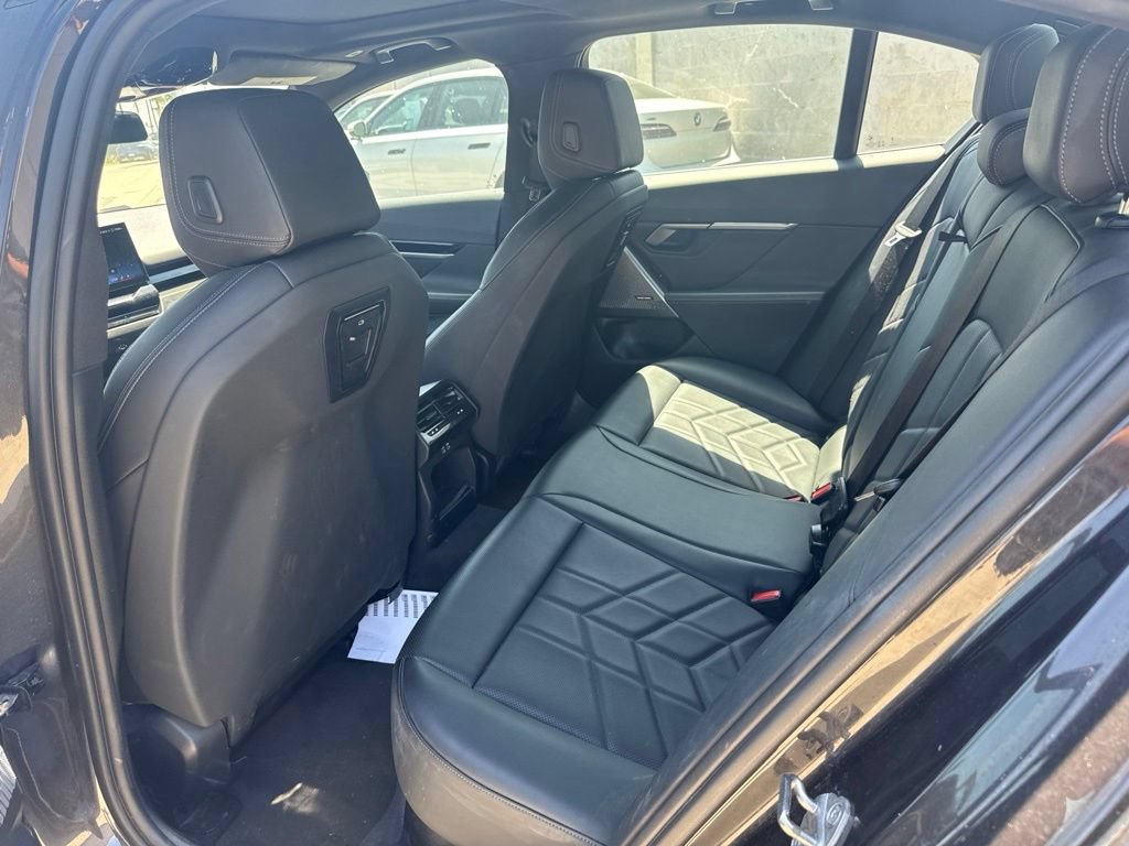 Used 2024 BMW 530i RWD image 17