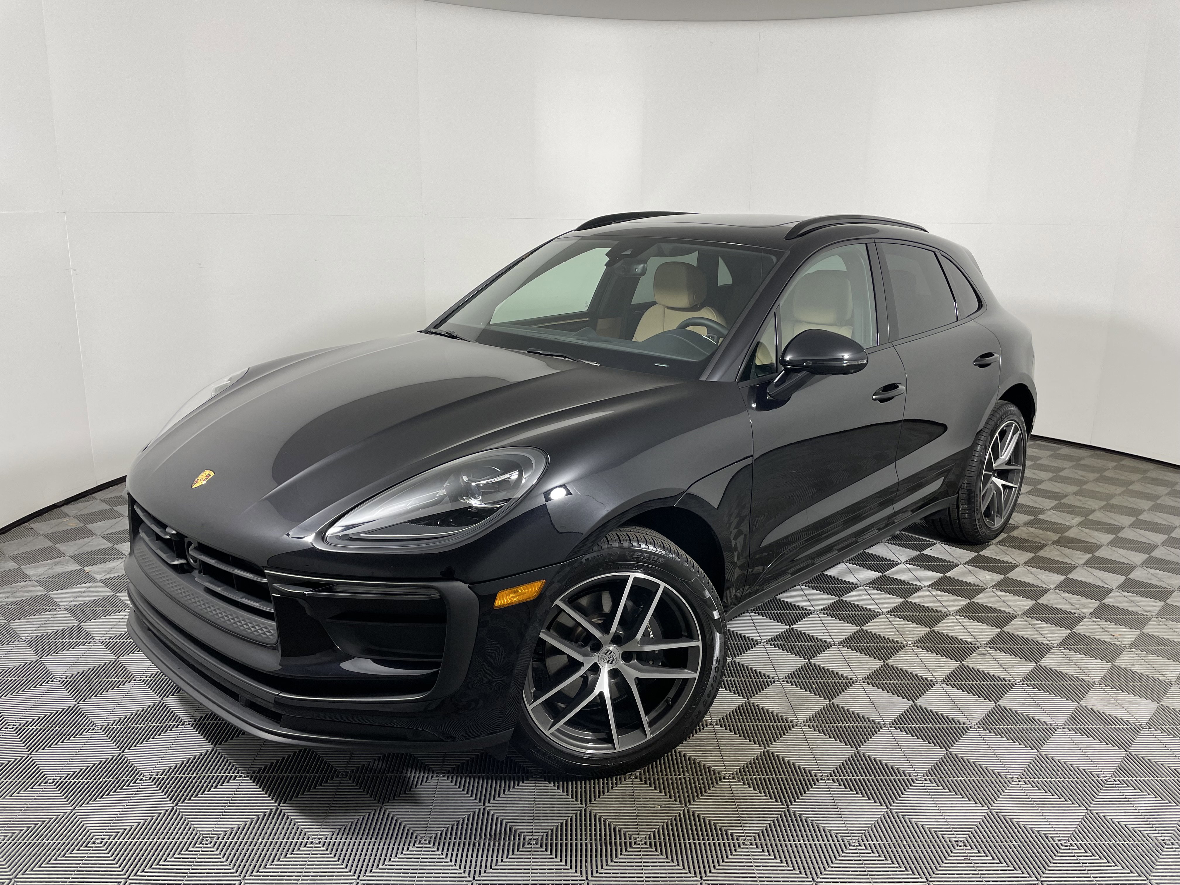 Used 2025 Porsche Macan