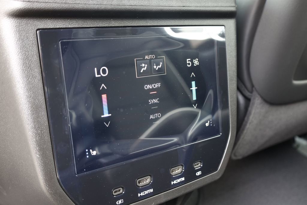 New 2026 GMC Yukon XL AT4 Ultimate AWD/4WD image 21