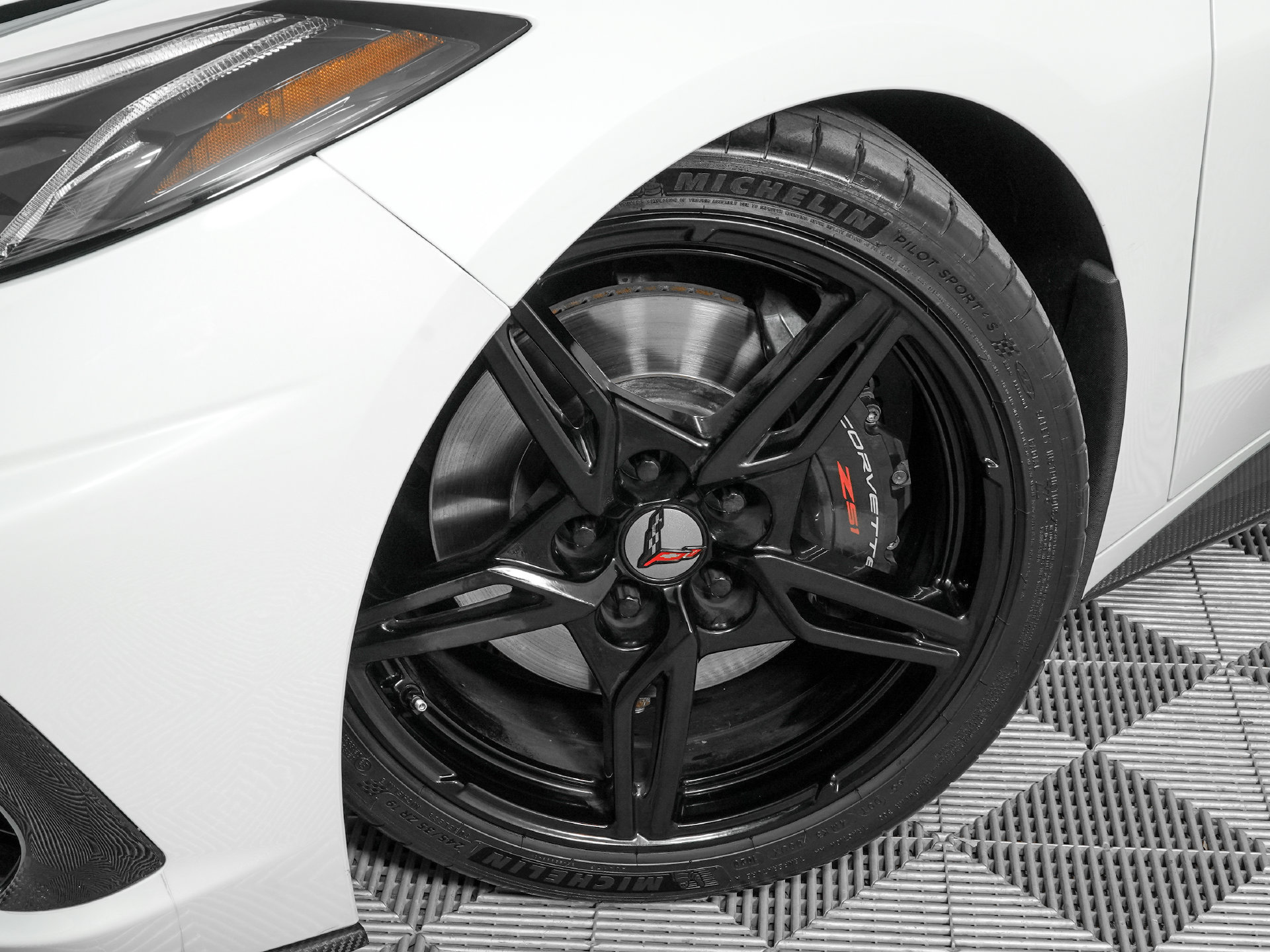 Used 2020 Chevrolet Corvette Stingray Preferred Cpe w/ 2LT Preferred Equipment Group RWD image 30
