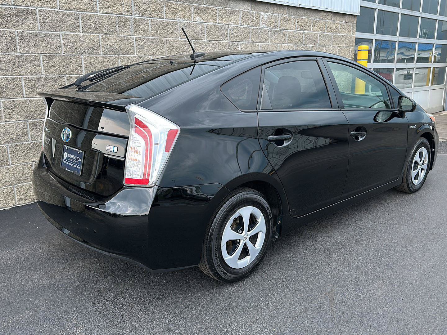 Used 2013 Toyota Prius Four w/ Deluxe Solar Roof Pkg FWD image 3