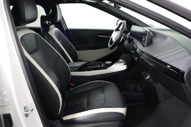 Used 2023 Kia EV6 GT-Line AWD/4WD image 18