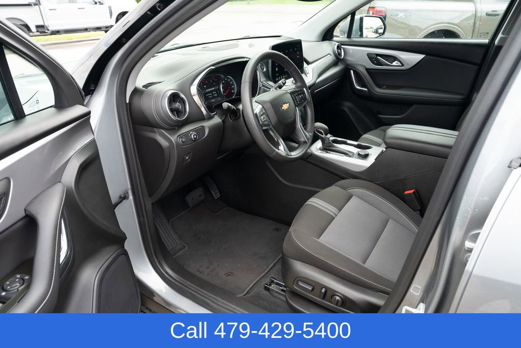 Used 2025 Chevrolet Blazer LT AWD/4WD image 17
