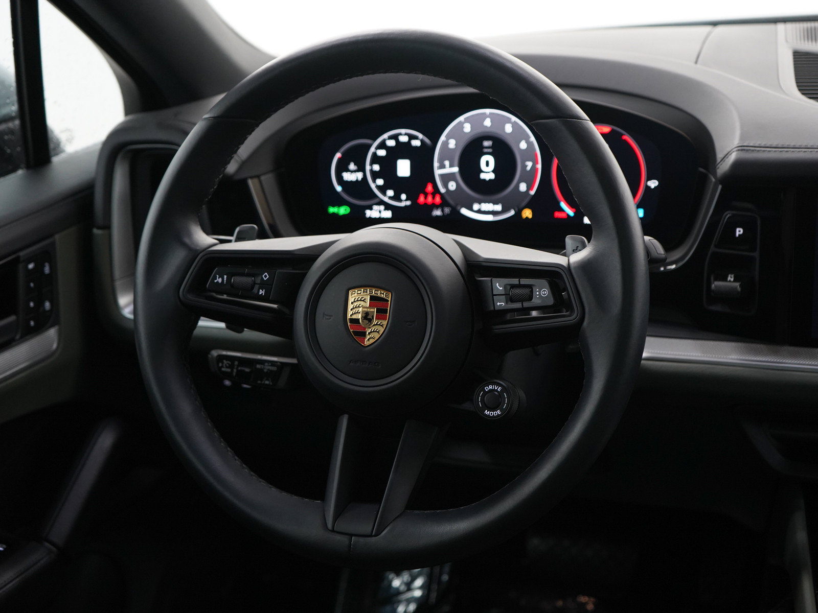Used 2024 Porsche Cayenne Coupe AWD/4WD image 14