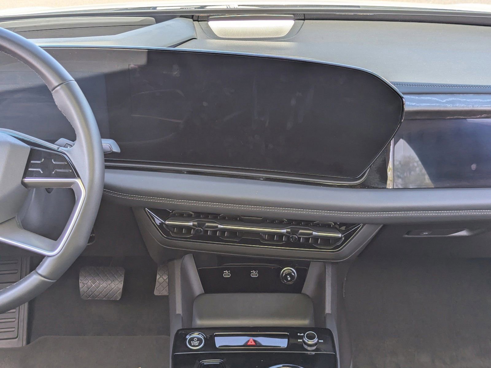 Used 2025 Audi A6 e-tron Prestige w/ Black Warm Weather Package image 17