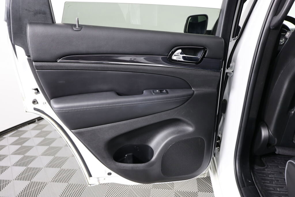 Used 2019 Jeep Grand Cherokee Overland image 17