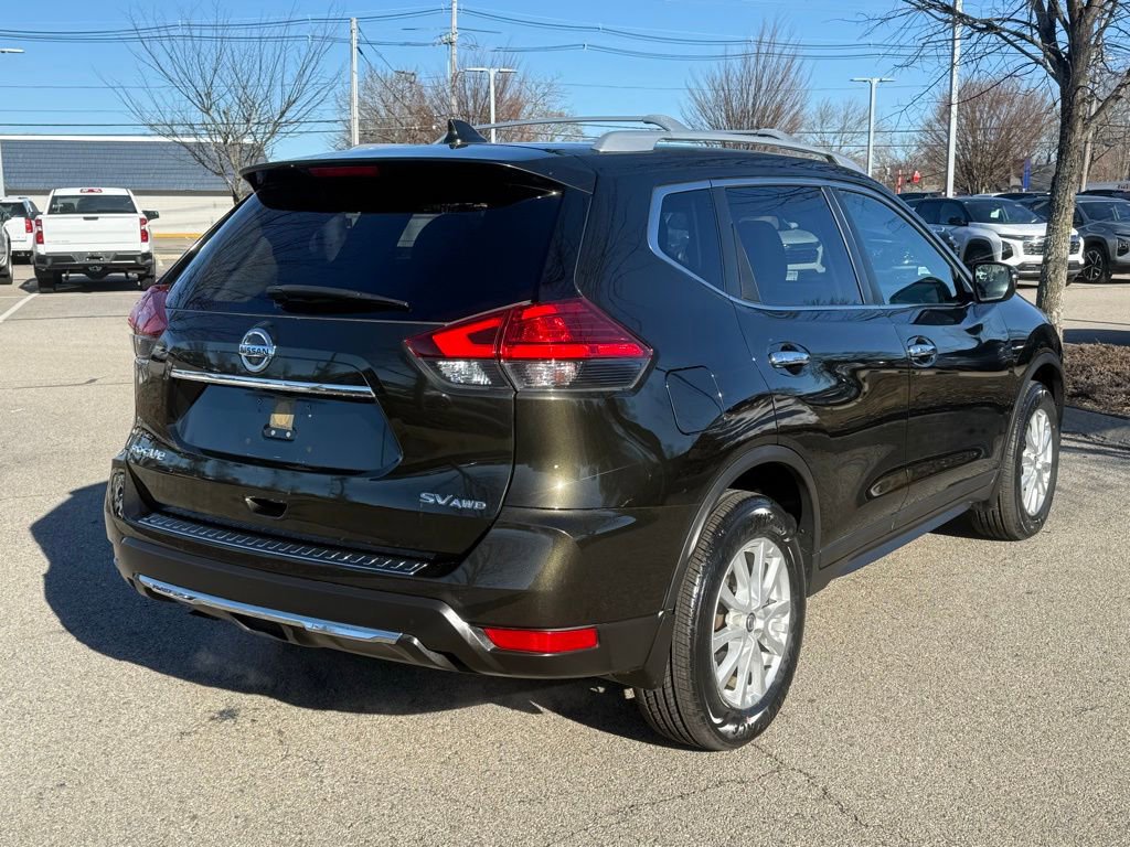 Used 2017 Nissan Rogue SV image 4