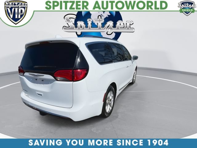 Used 2019 Chrysler Pacifica Touring-L Plus FWD image 9