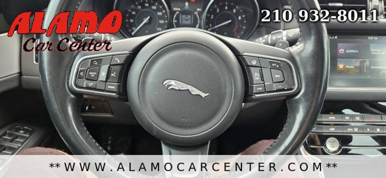 Used 2017 Jaguar XF Premium RWD image 32