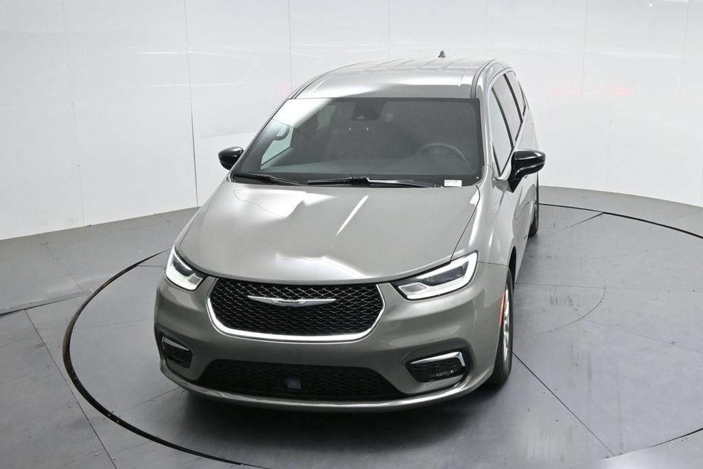 Used 2025 Chrysler Pacifica Select FWD image 58