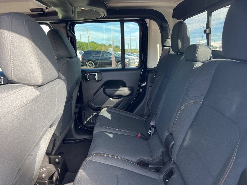 New 2025 Jeep Gladiator Sport AWD/4WD image 16