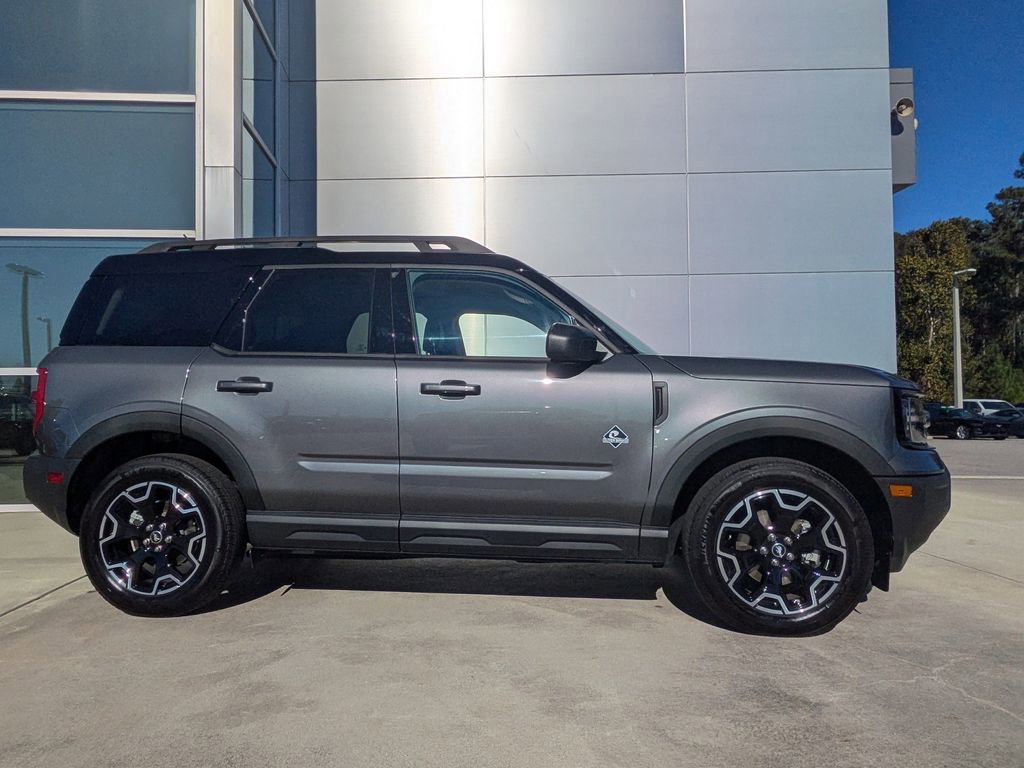 New 2025 Ford Bronco Sport Outer Banks image 3