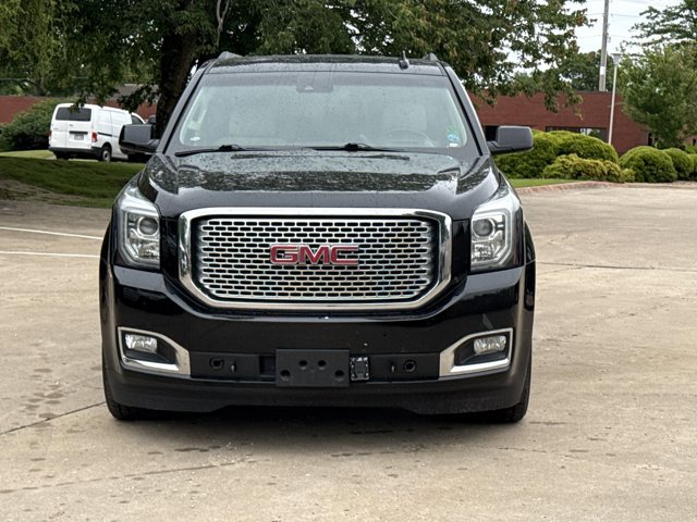 Used 2025 GMC Yukon XL Denali AWD/4WD image 2
