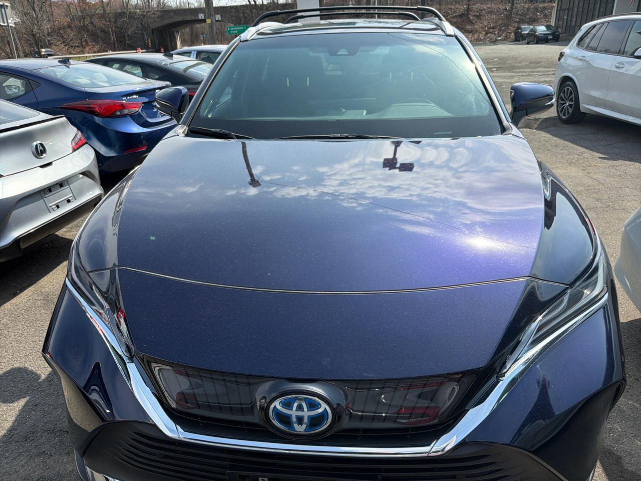 Used 2023 Toyota Venza XLE AWD/4WD image 2