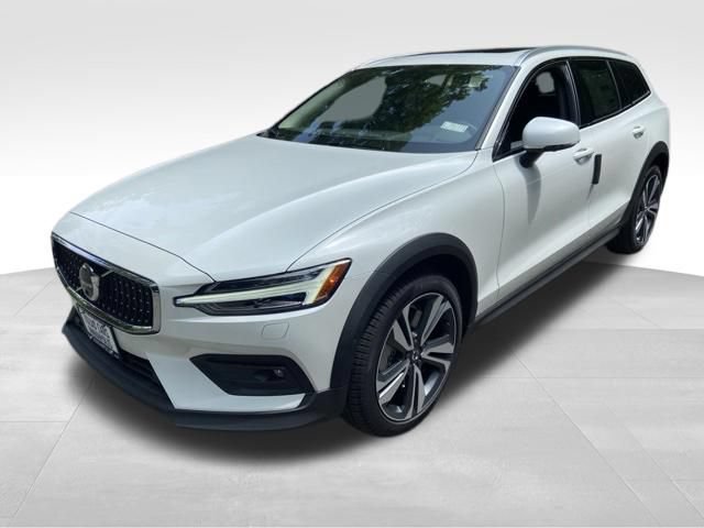 New 2026 Volvo V60 B5 Cross Country Plus w/ Protection Package Premier AWD/4WD image 3