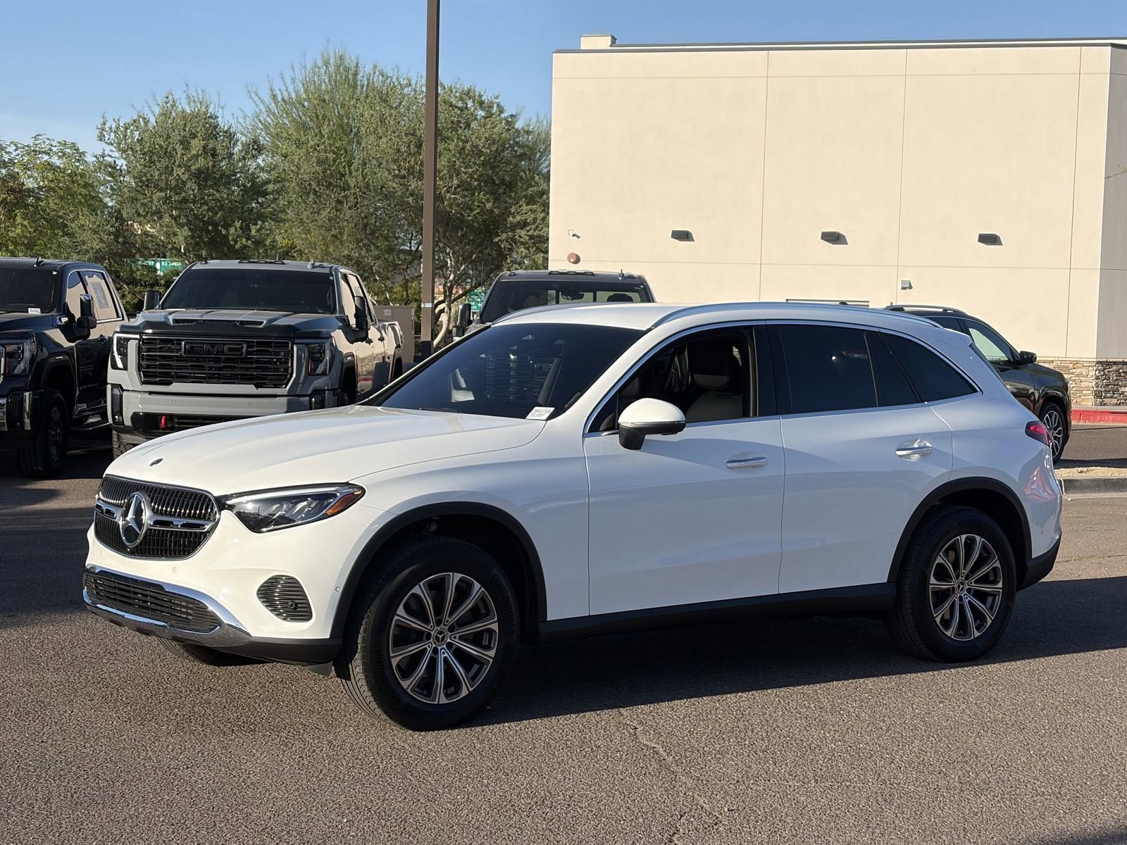 Used 2025 Mercedes-Benz GLC 300 image 34
