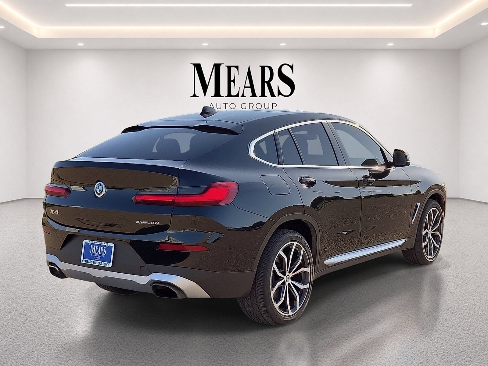 Used 2022 BMW X4 xDrive30i w/ Parking Assistance Package AWD/4WD image 5