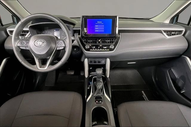 Used 2024 Toyota Corolla Cross LE w/ Moonroof Package FWD image 7